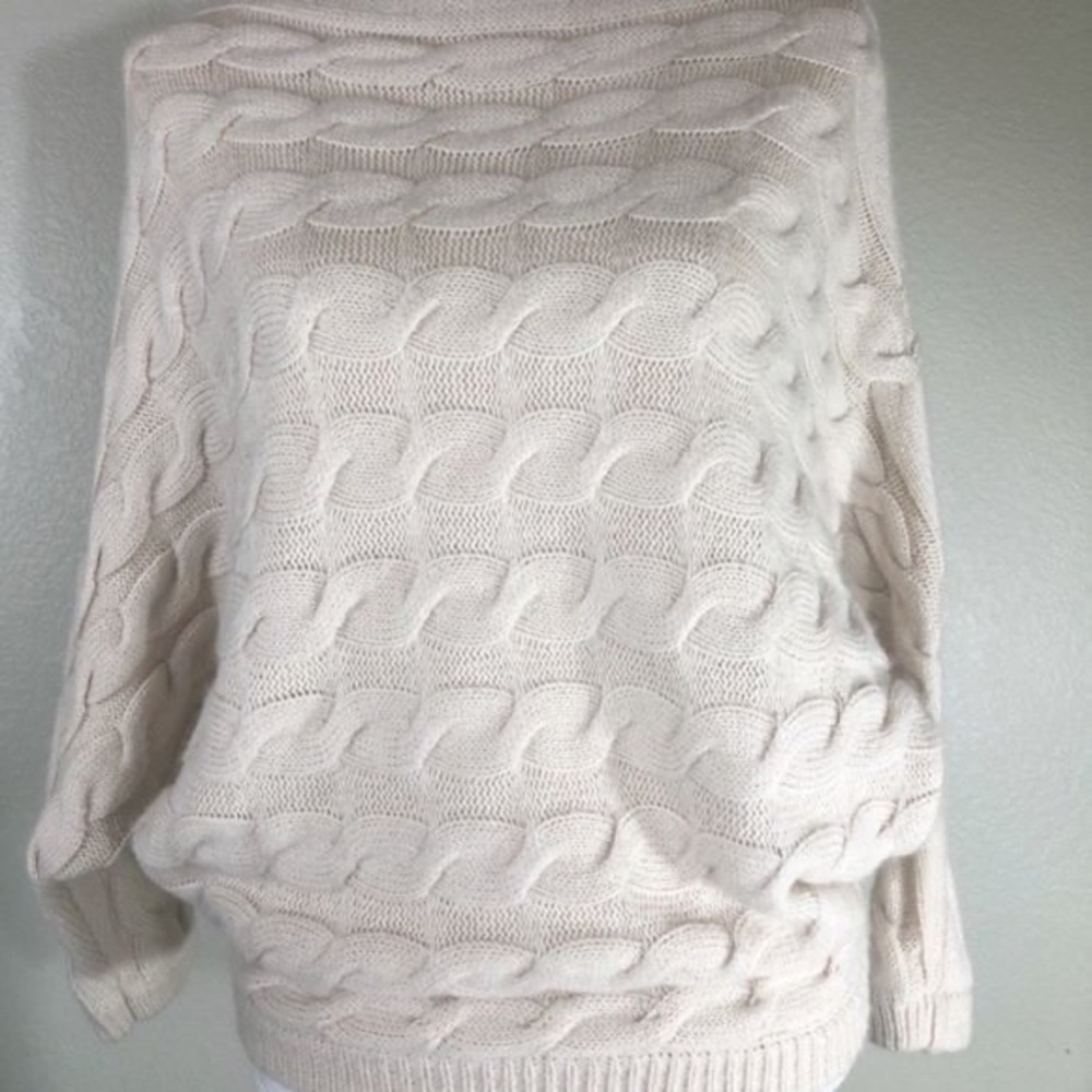 3/$25
Forever Roses cable knit dolman sweater - Picture 3 of 8
